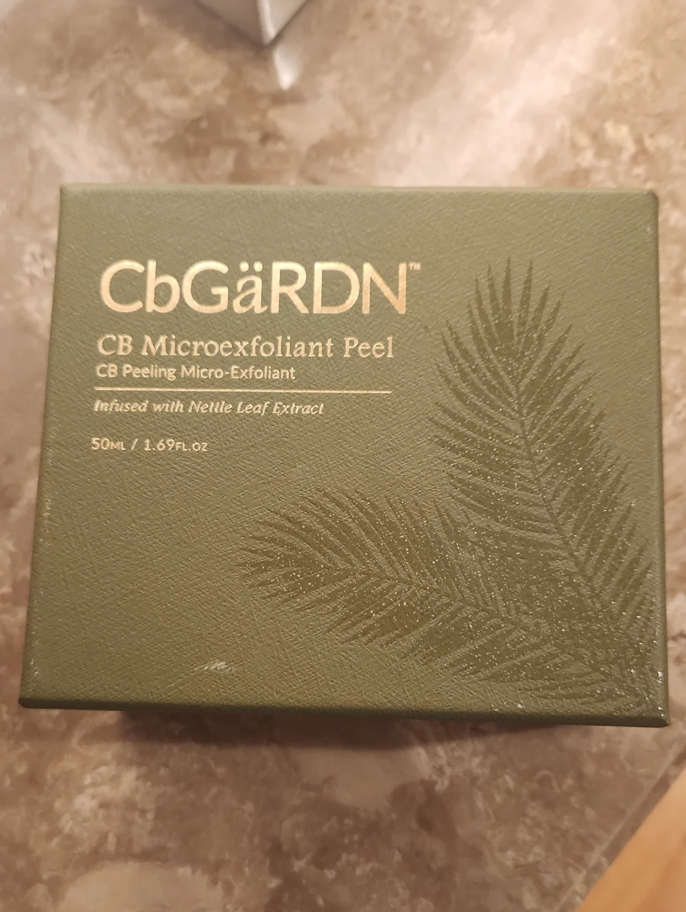 CB Microexfoliant Peel in Olive Green